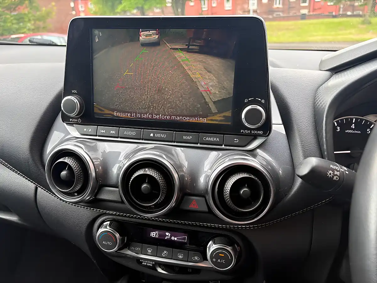Used 2023 Nissan Juke N-Connecta Red - Interior and Exterior details 17