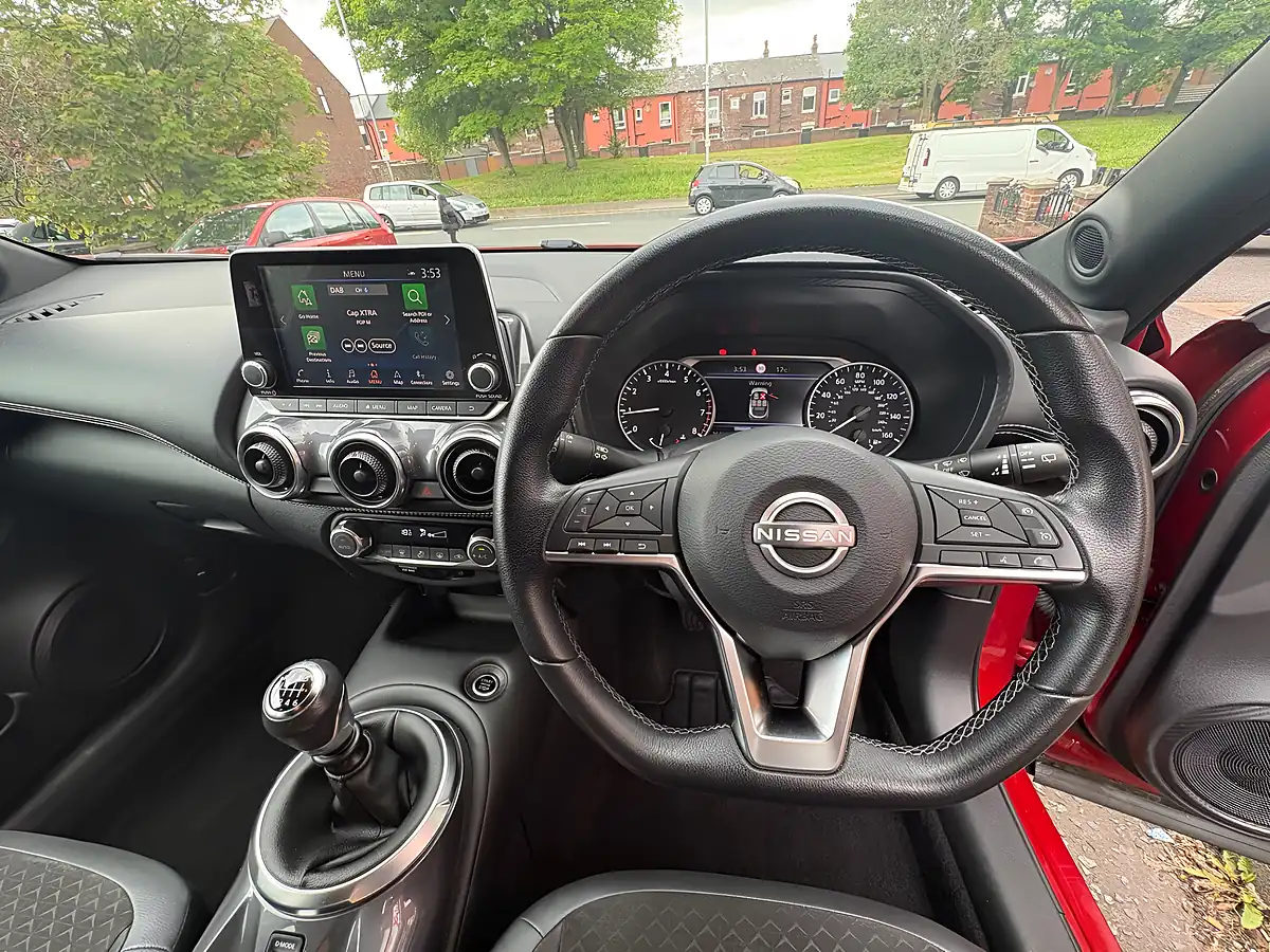 Used 2023 Nissan Juke N-Connecta Red - Interior and Exterior details 19