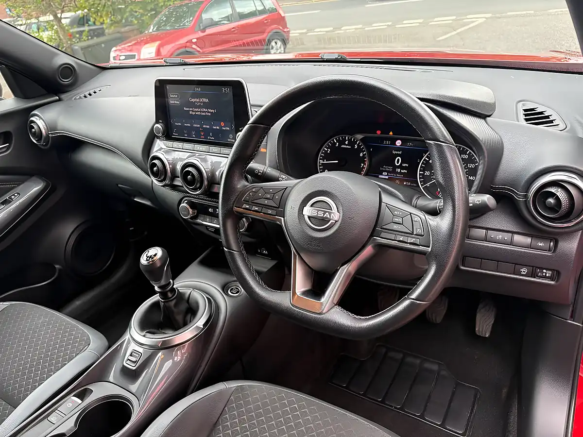 Used 2023 Nissan Juke N-Connecta Red - Interior and Exterior details 9