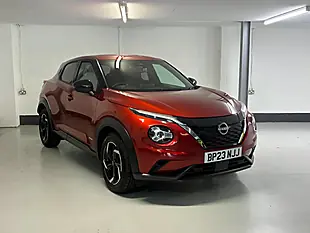 Used 2023 Nissan Juke N-Connecta Red - Interior and Exterior details 4