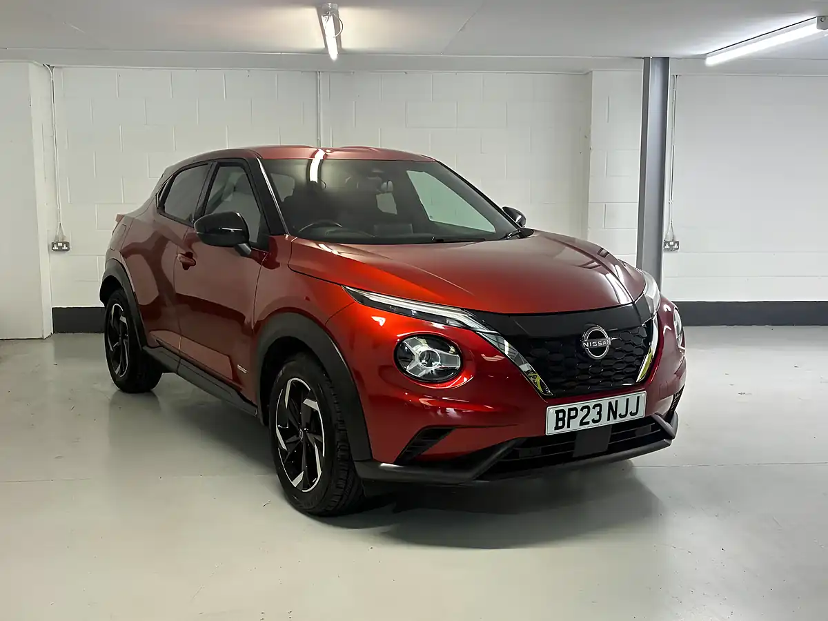 Used 2023 Nissan Juke N-Connecta Red - Interior and Exterior details 4