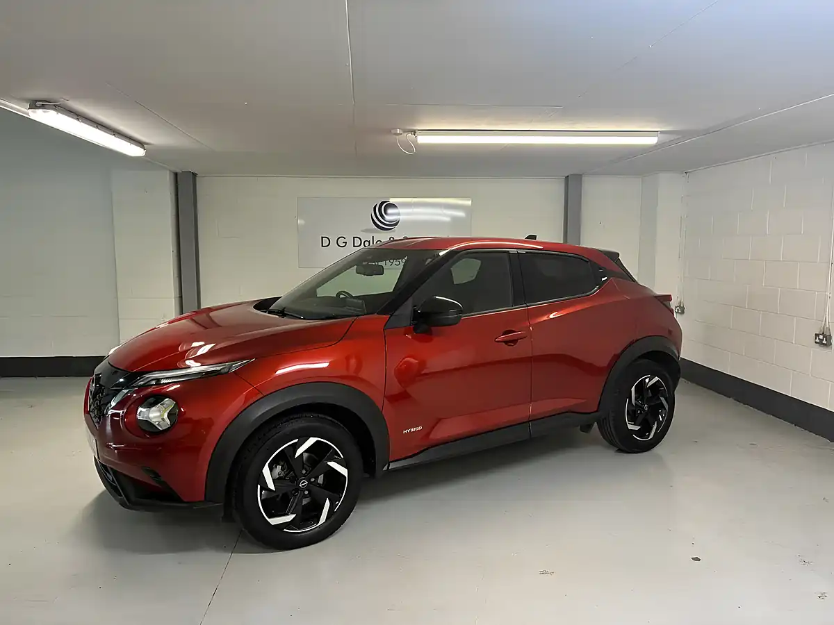 Used 2023 Nissan Juke N-Connecta Red - Interior and Exterior details 6