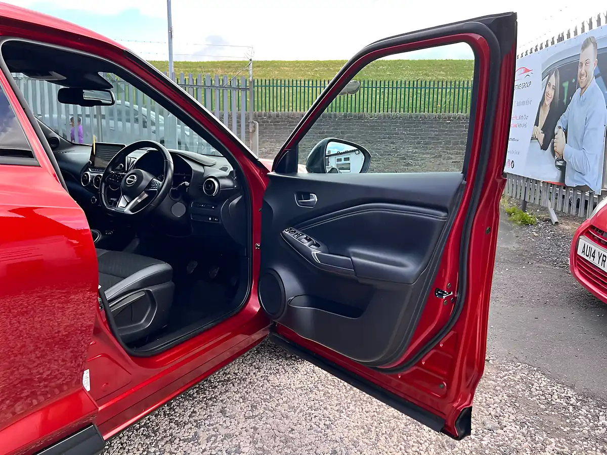 Used 2023 Nissan Juke N-Connecta Red - Interior and Exterior details 10