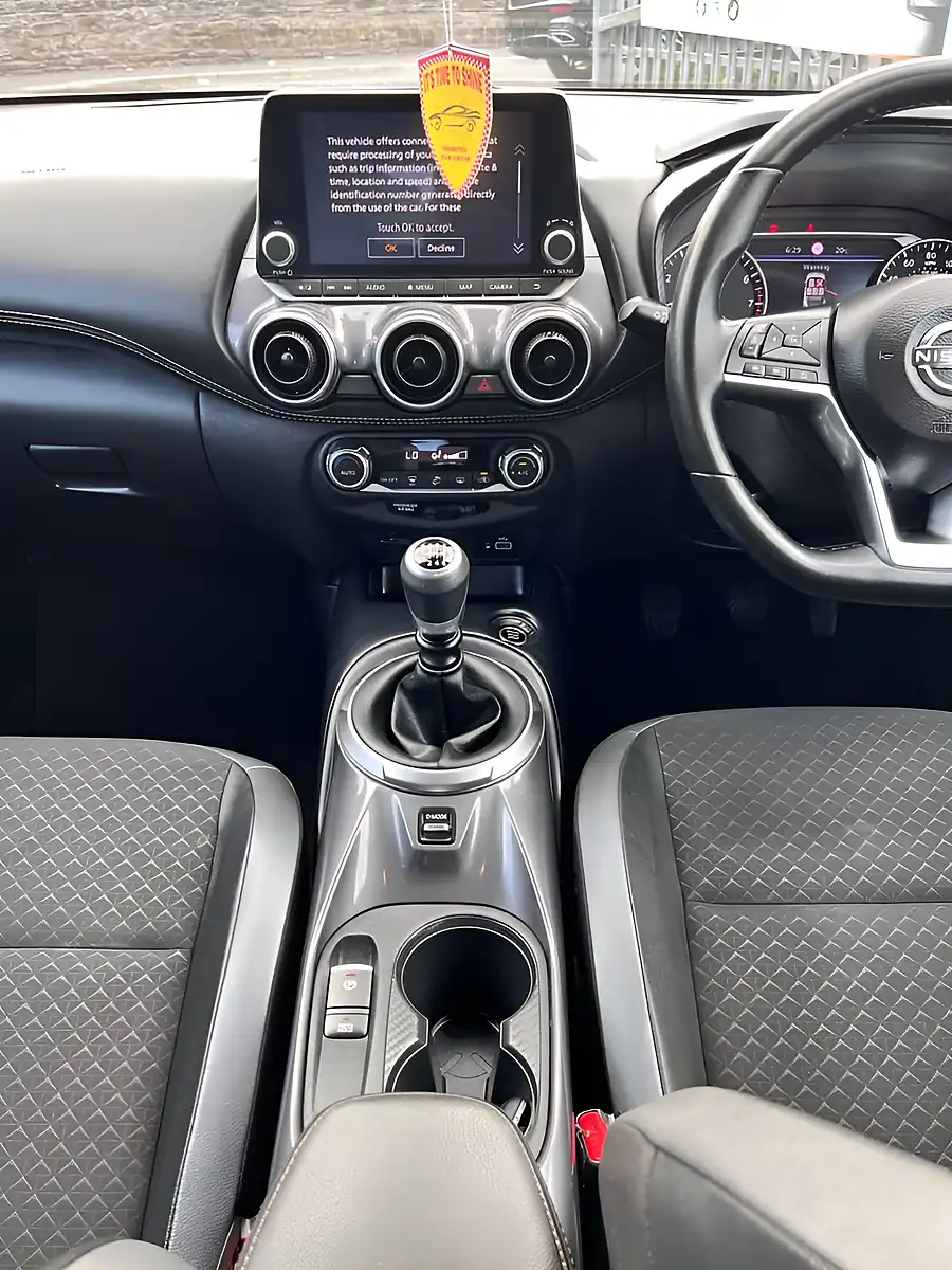Used 2023 Nissan Juke N-Connecta Red - Interior and Exterior details 12