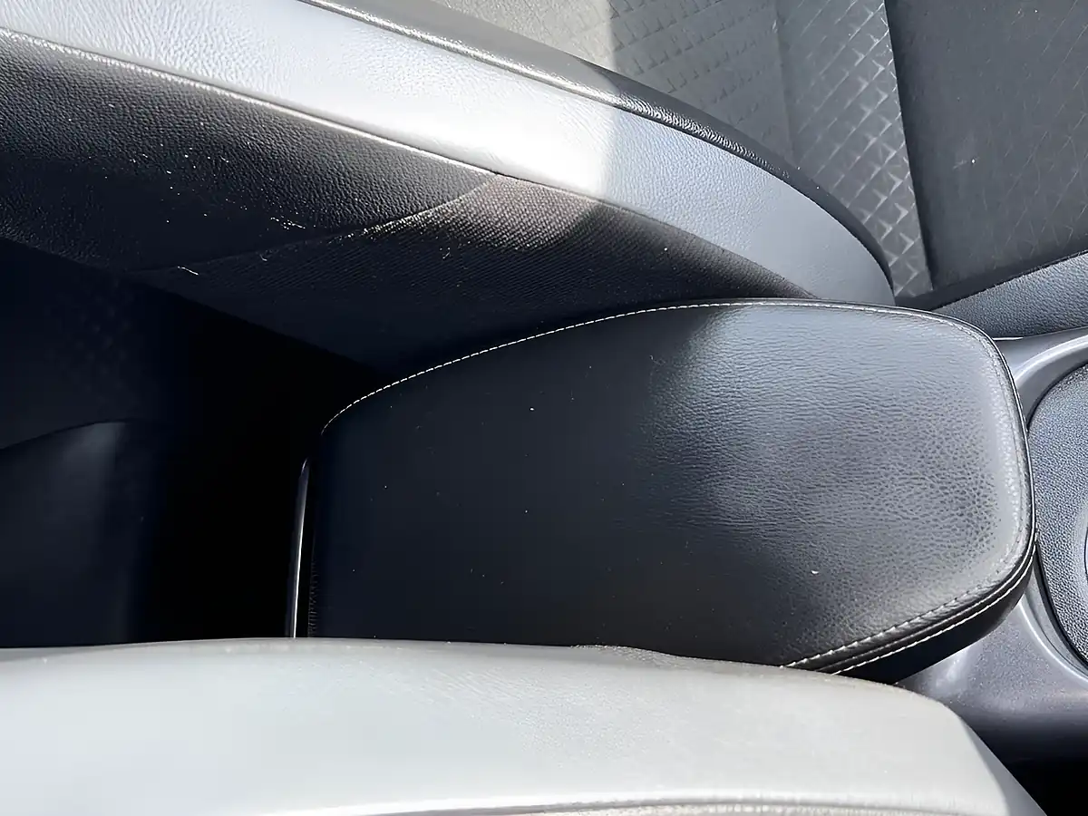 Used 2023 Nissan Juke N-Connecta Red - Interior and Exterior details 14