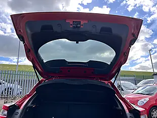 Used 2023 Nissan Juke N-Connecta Red - Interior and Exterior details 16