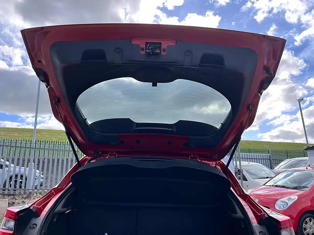 Used 2023 Nissan Juke N-Connecta Red - Interior and Exterior details 16