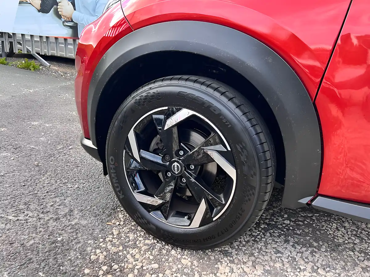 Used 2023 Nissan Juke N-Connecta Red - Interior and Exterior details 17