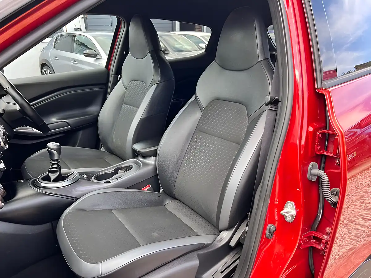 Used 2023 Nissan Juke N-Connecta Red - Interior and Exterior details 19