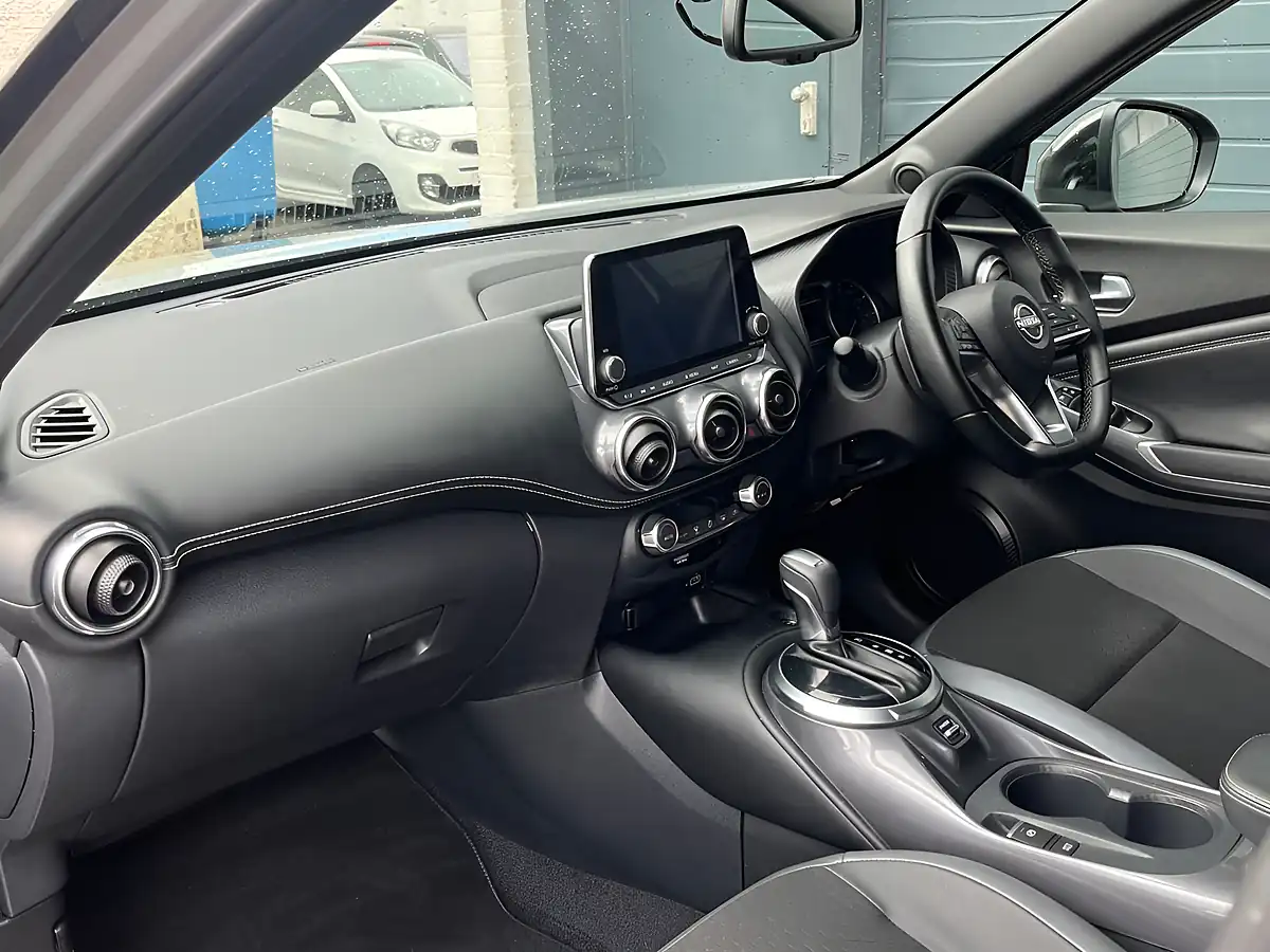 Used 2023 Nissan Juke N-Connecta Silver - Interior and Exterior details 14