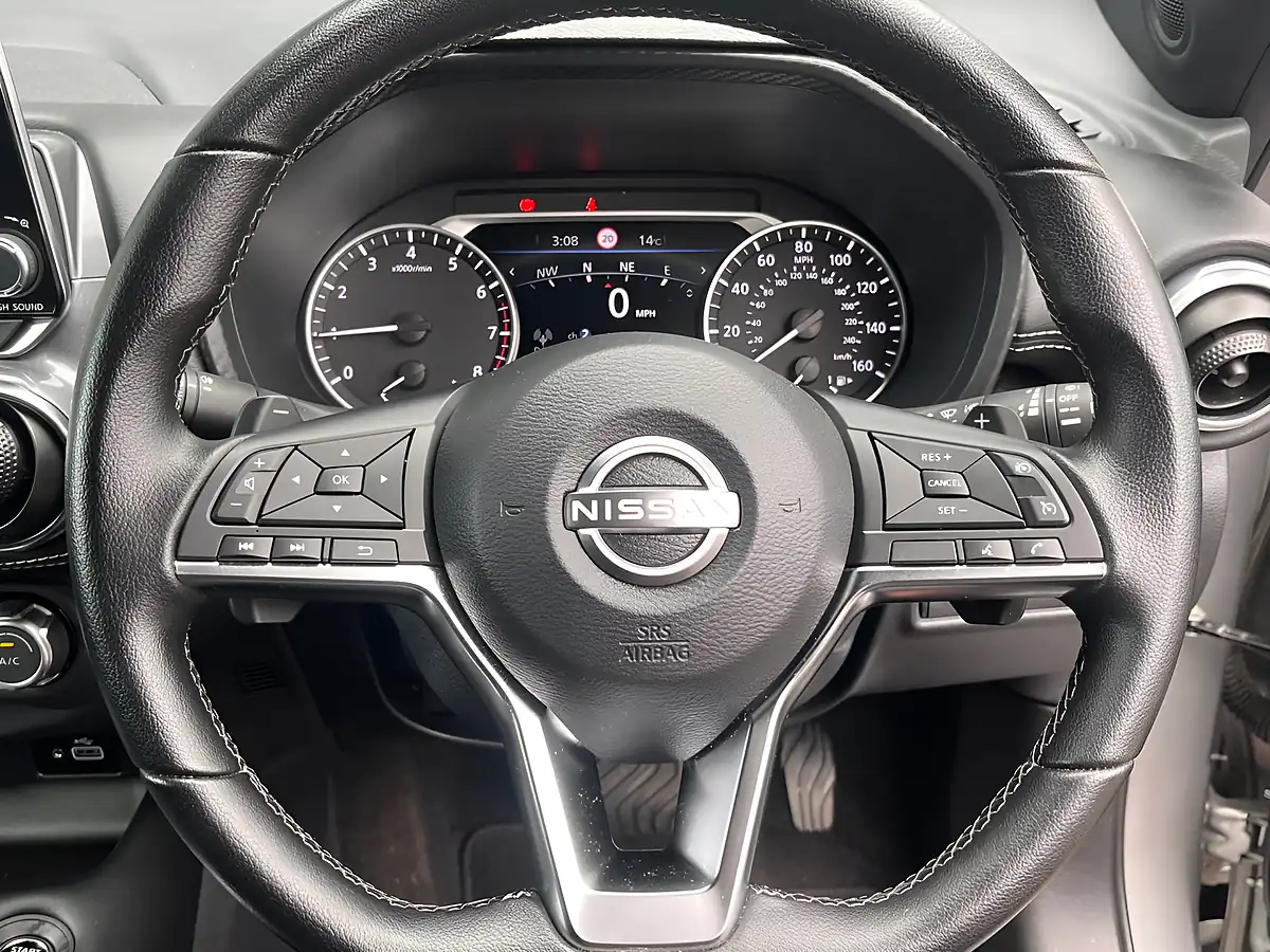 Used 2023 Nissan Juke N-Connecta Silver - Interior and Exterior details 15