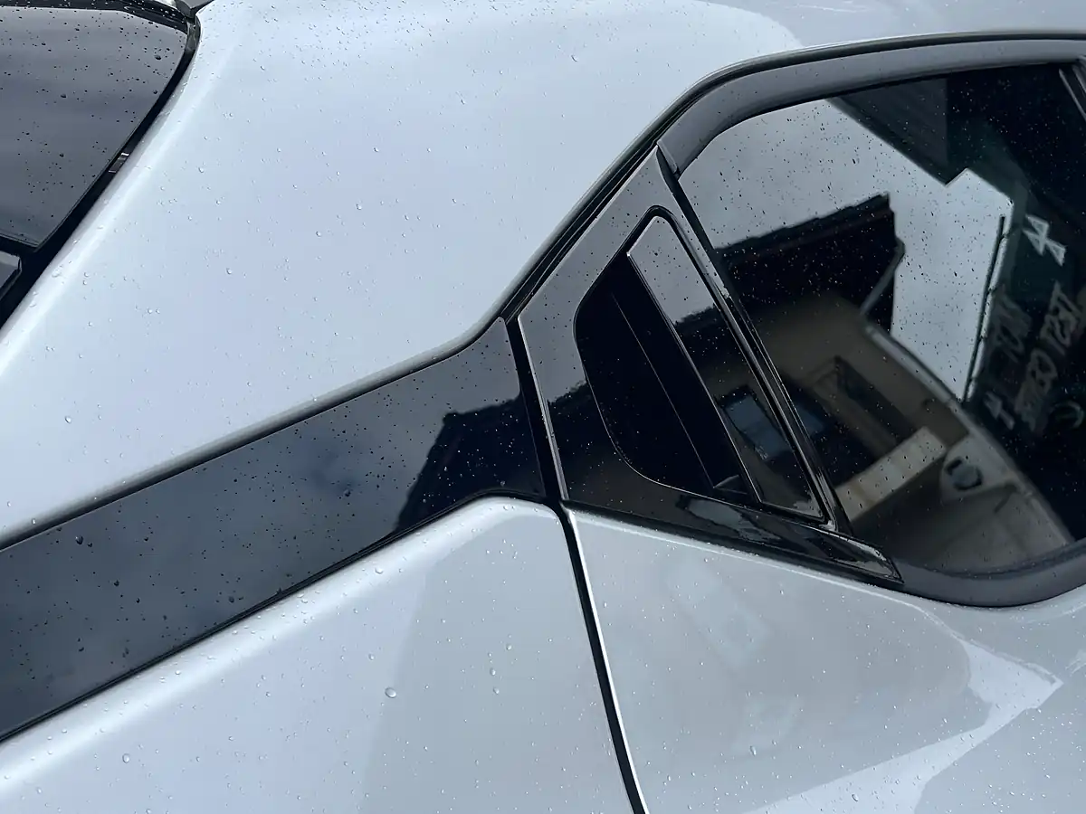 Used 2023 Nissan Juke N-Connecta Silver - Interior and Exterior details 16