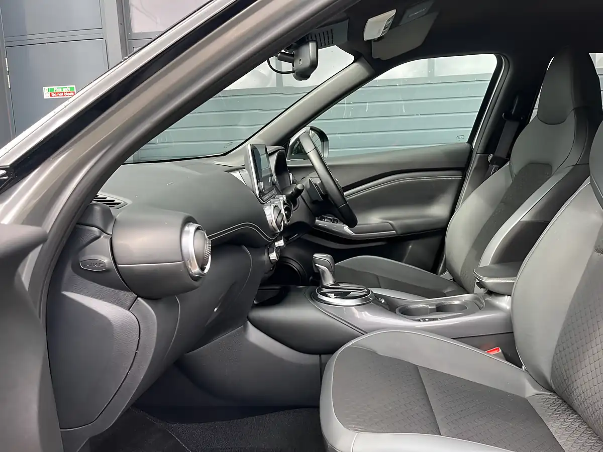 Used 2023 Nissan Juke N-Connecta Silver - Interior and Exterior details 20