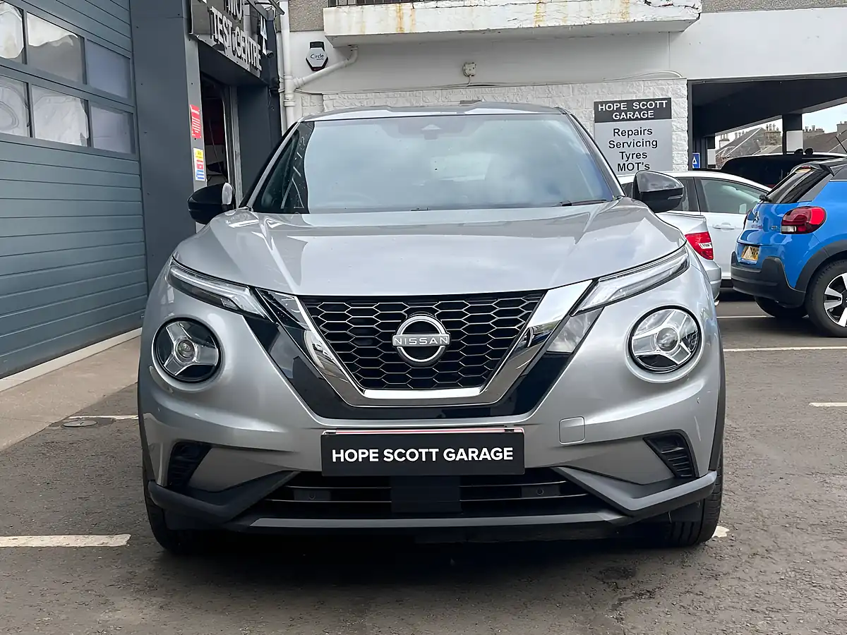Used 2023 Nissan Juke N-Connecta Silver - Interior and Exterior details 4