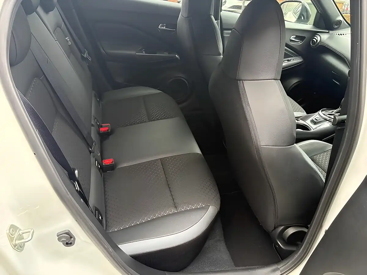 Used 2023 Nissan Juke N-Connecta White - Interior and Exterior details 11