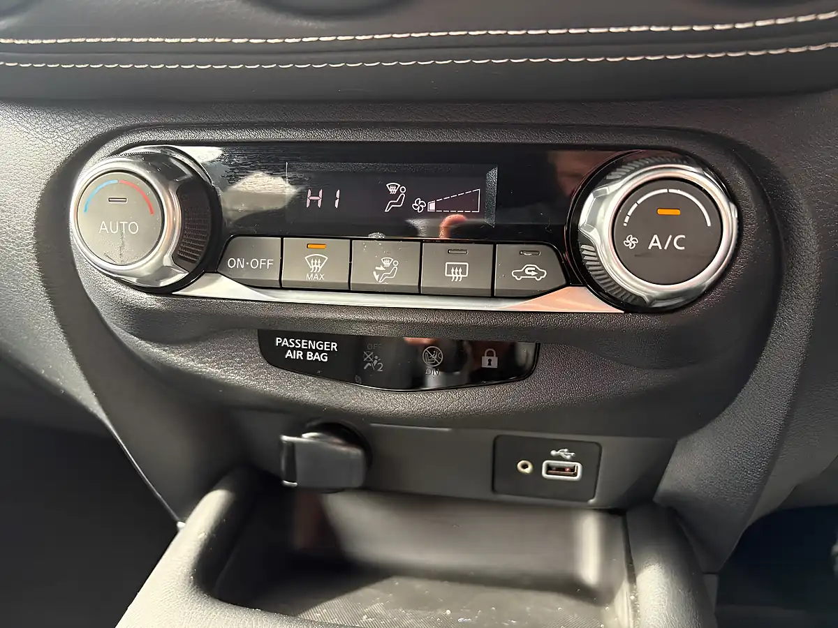 Used 2023 Nissan Juke N-Connecta White - Interior and Exterior details 17