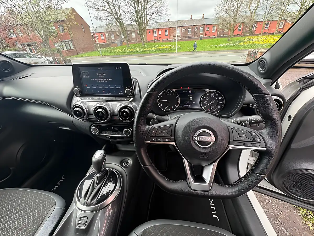 Used 2023 Nissan Juke N-Connecta White - Interior and Exterior details 18