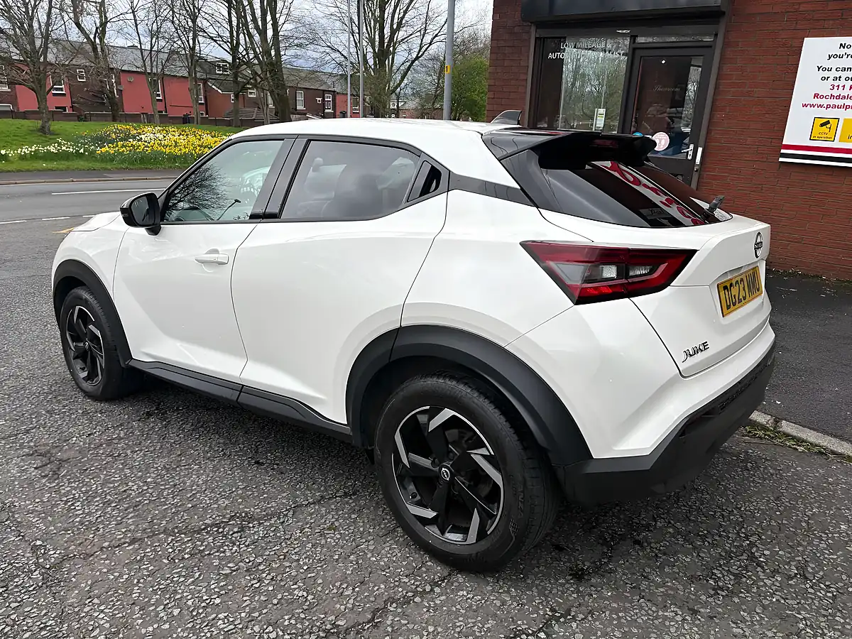 Used 2023 Nissan Juke N-Connecta White - Interior and Exterior details 5