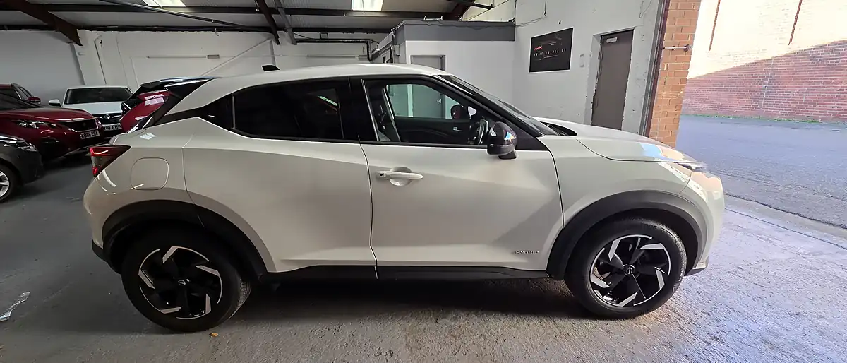 Used 2023 Nissan Juke N-Connecta White - Interior and Exterior details 7