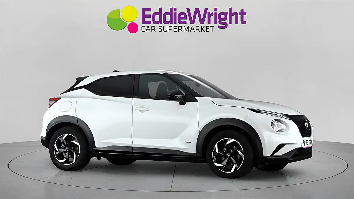 Used 2023 Nissan Juke N-Connecta White - Interior and Exterior details 9
