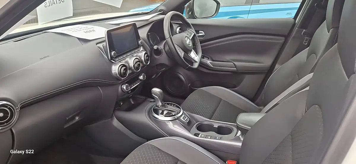Used 2023 Nissan Juke N-Connecta White - Interior and Exterior details 11