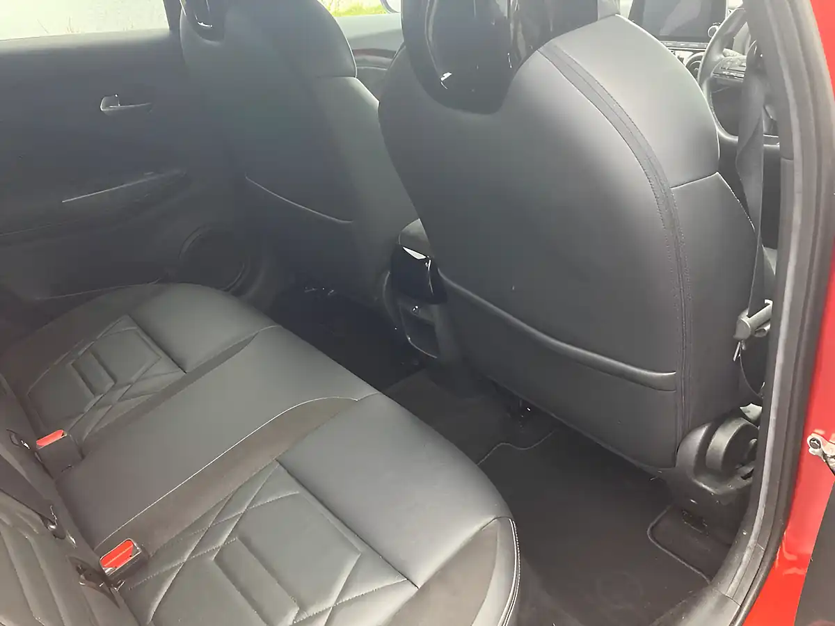 Used 2023 Nissan Juke Tekna+ Red - Interior and Exterior details 12