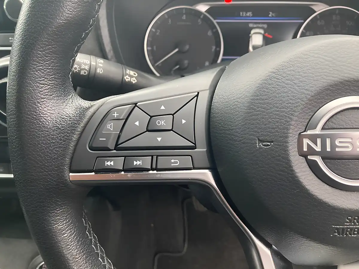 Used 2023 Nissan Juke Tekna+ Red - Interior and Exterior details 17