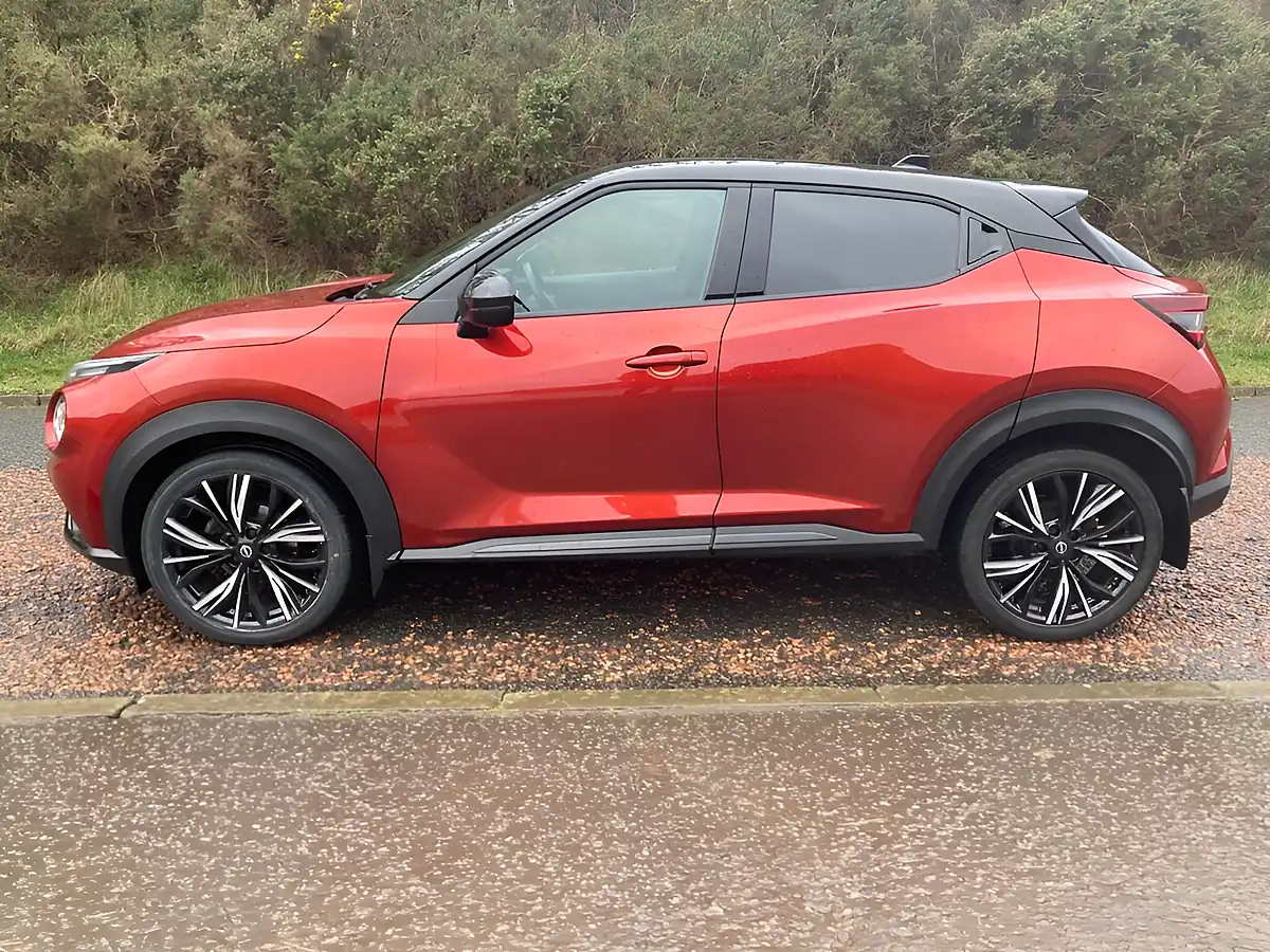 Used 2023 Nissan Juke Tekna+ Red - Interior and Exterior details 6