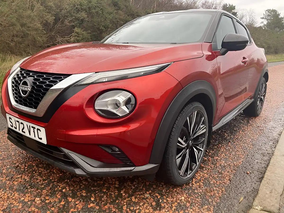 Used 2023 Nissan Juke Tekna+ Red - Interior and Exterior details 8