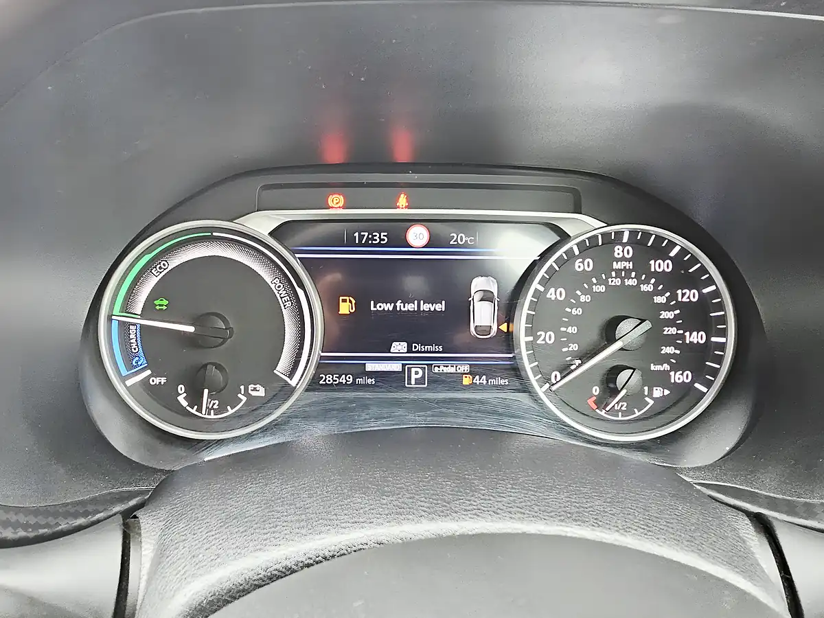 Used 2023 Nissan Juke Tekna Silver - Interior and Exterior details 14