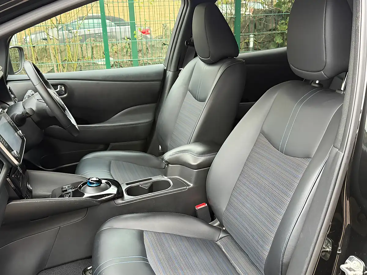 Used 2023 Nissan Leaf N-Connecta Black - Interior and Exterior details 15