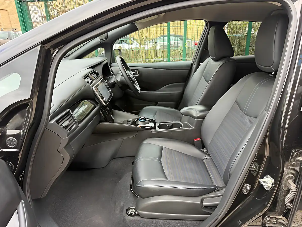 Used 2023 Nissan Leaf N-Connecta Black - Interior and Exterior details 9