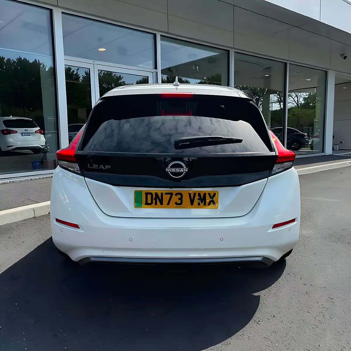 Used 2023 Nissan Leaf N-Connecta EV N-Connecta Arctic White - Interior and Exterior details 4