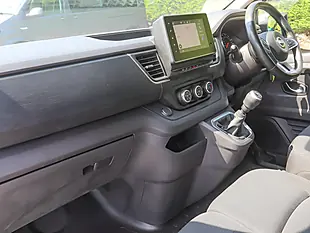 Used 2023 Nissan Primastar 30 Tekna White - Interior and Exterior details 14