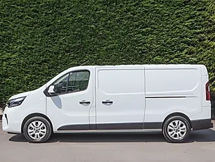 Used 2023 Nissan Primastar 30 Tekna White - Interior and Exterior details 2