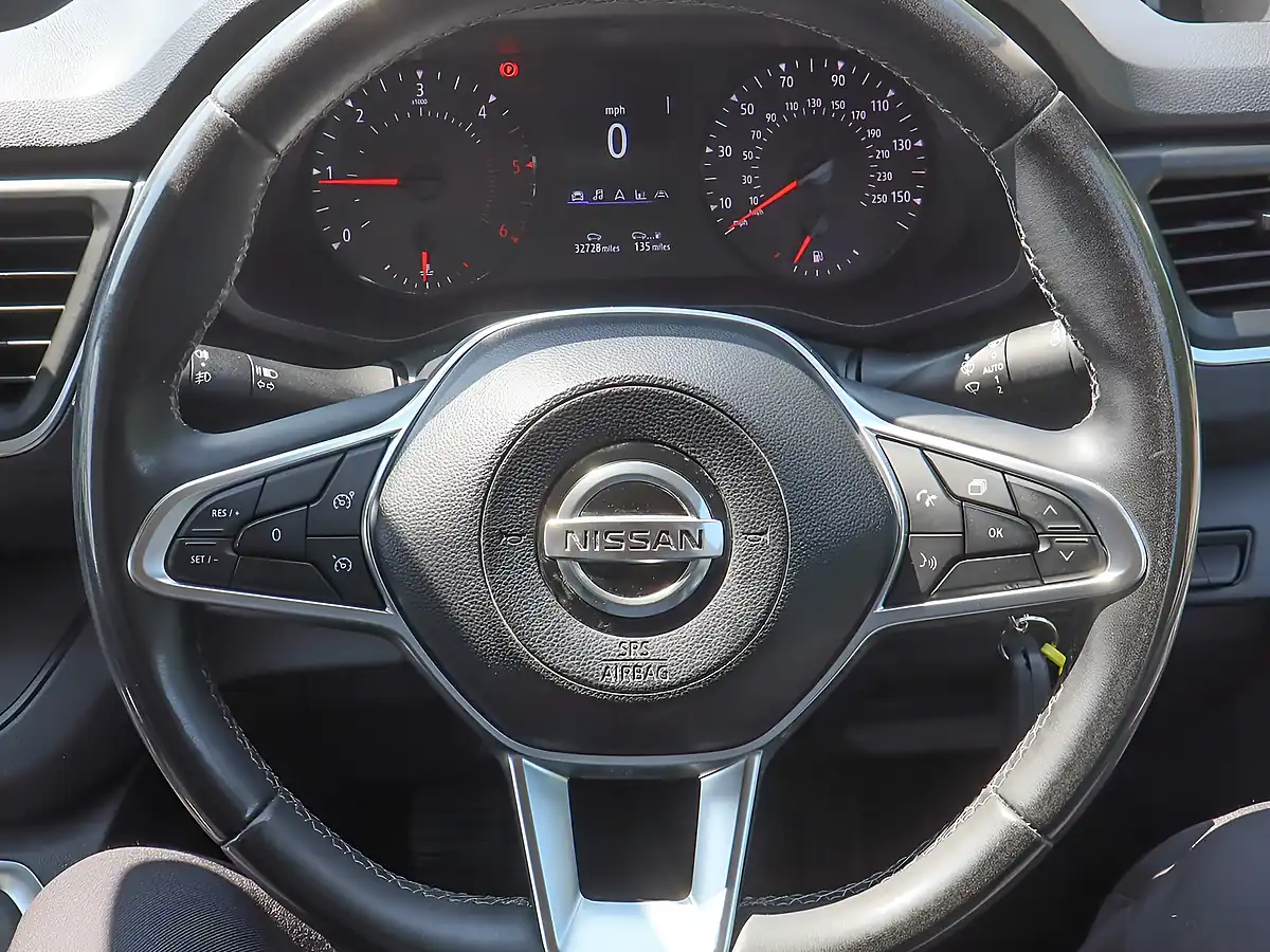 Used 2023 Nissan Primastar 30 Tekna White - Interior and Exterior details 5