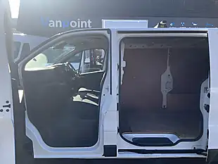 Used 2023 Nissan Primastar Acenta White - Interior and Exterior details 13