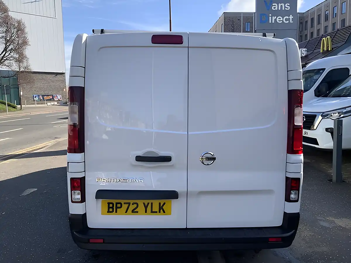 Used 2023 Nissan Primastar Acenta White - Interior and Exterior details 5