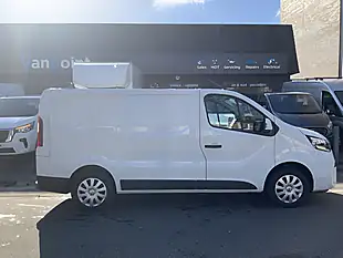 Used 2023 Nissan Primastar Acenta White - Interior and Exterior details 7