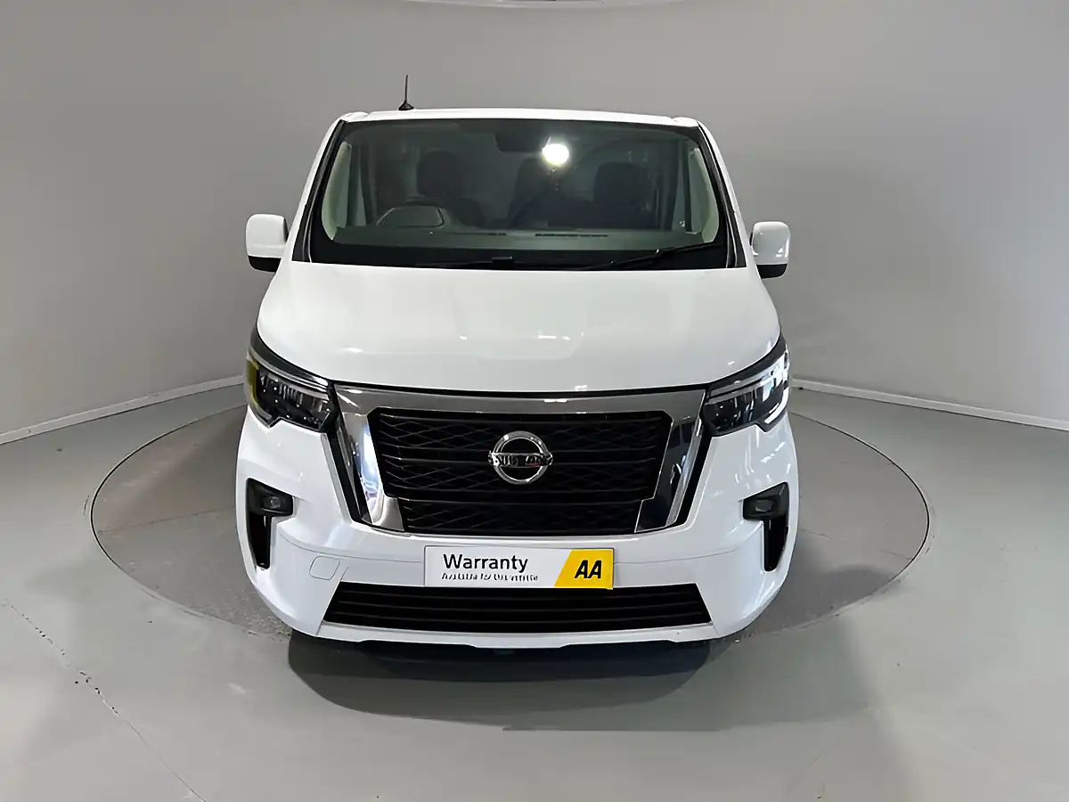 Used 2023 Nissan Primastar Acenta White - Interior and Exterior details 14