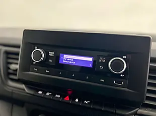 Used 2023 Nissan Primastar Acenta White - Interior and Exterior details 19
