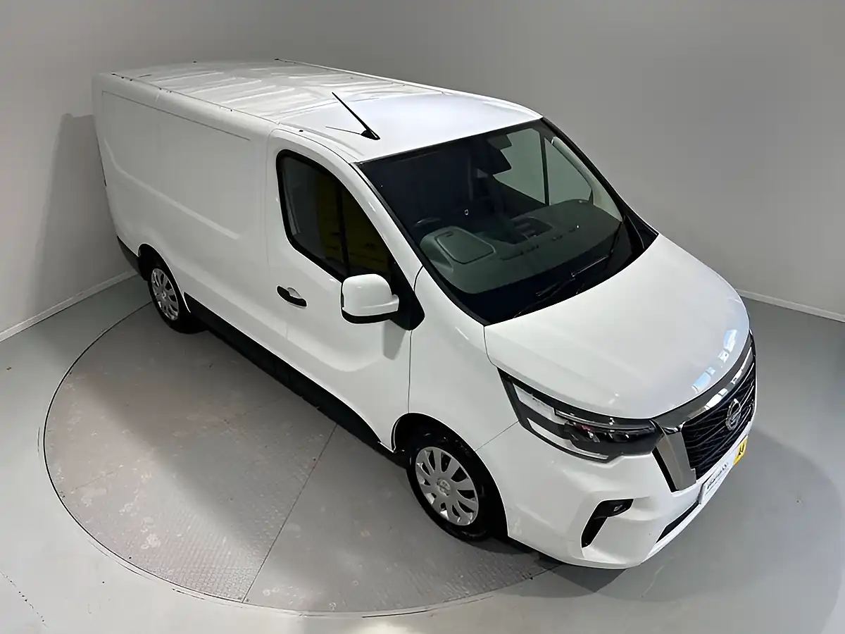 Used 2023 Nissan Primastar Acenta White - Interior and Exterior details 3