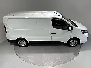 Used 2023 Nissan Primastar Acenta White - Interior and Exterior details 5