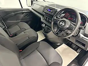 Used 2023 Nissan Primastar Acenta White - Interior and Exterior details 6
