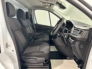Used 2023 Nissan Primastar Acenta White - Interior and Exterior details 8