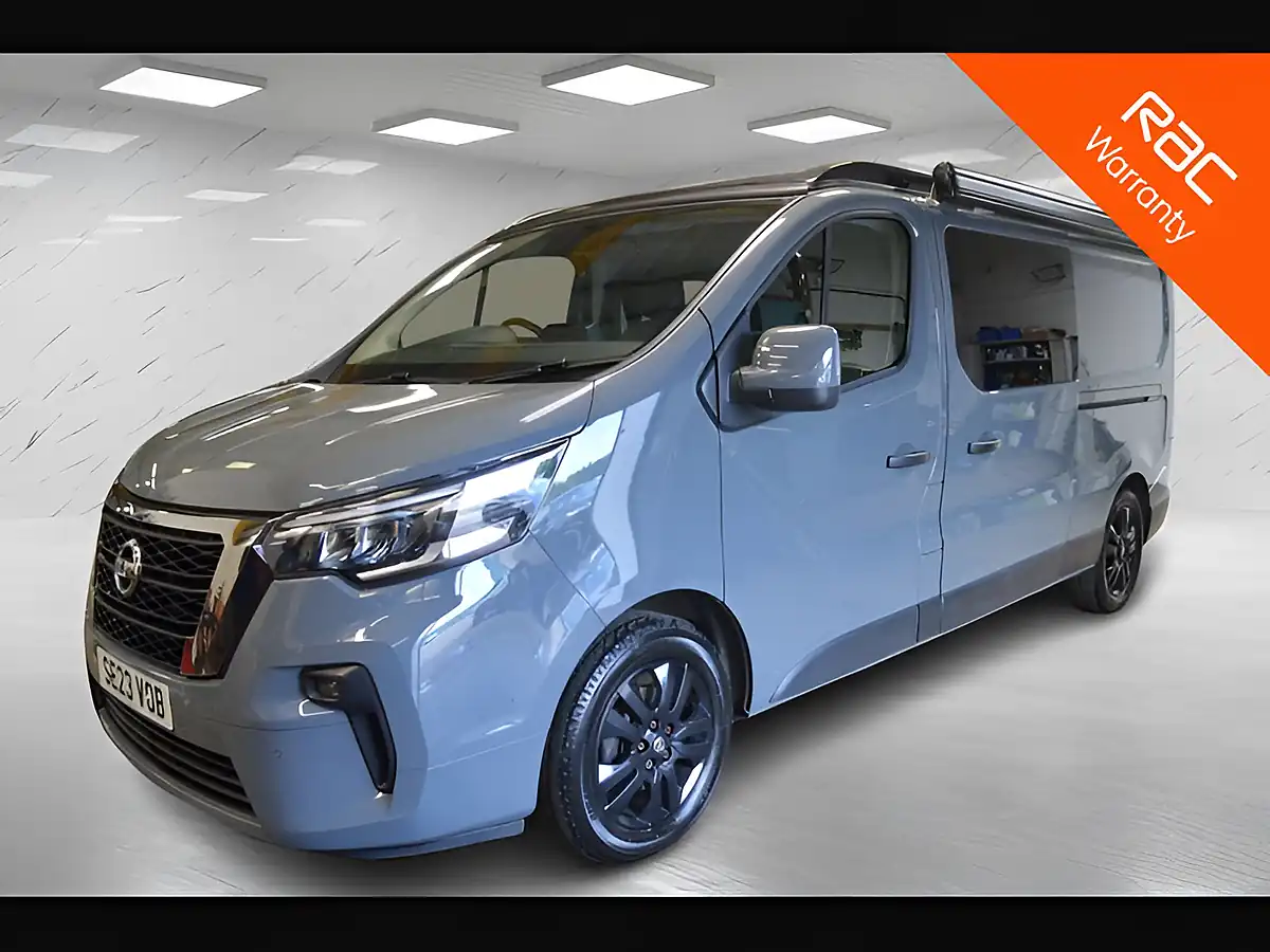 Used 2023 Nissan Primastar Tekna Grey - Front View