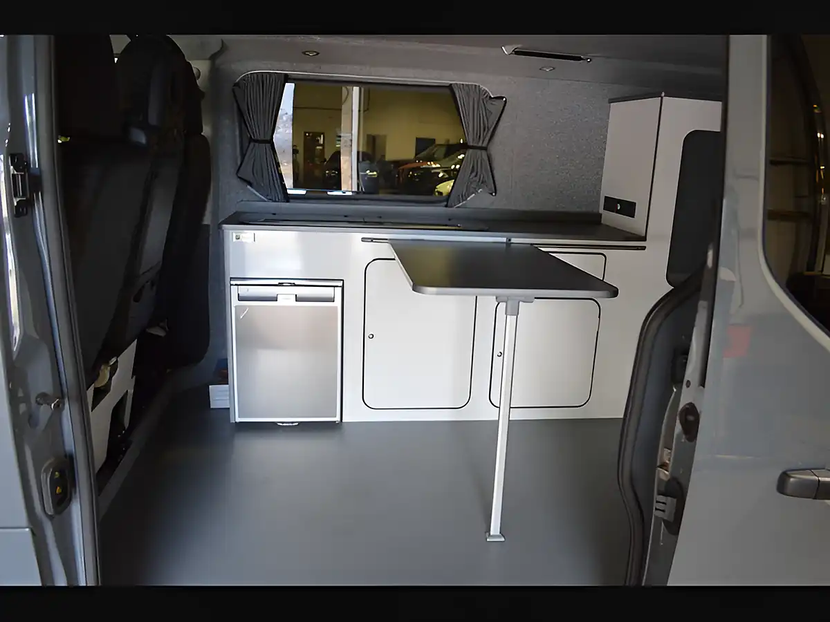 Used 2023 Nissan Primastar Tekna Grey - Interior and Exterior details 11