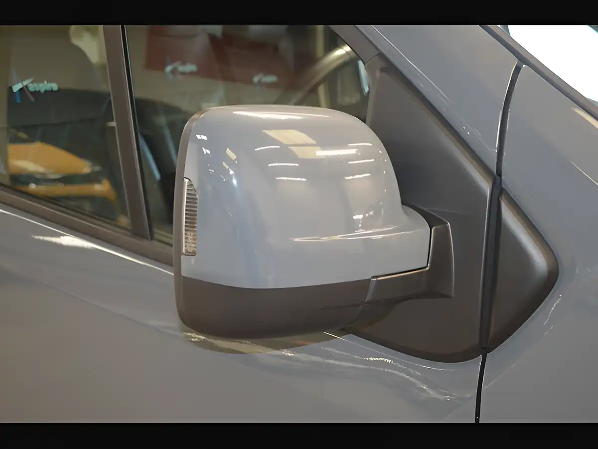 Used 2023 Nissan Primastar Tekna Grey - Interior and Exterior details 16