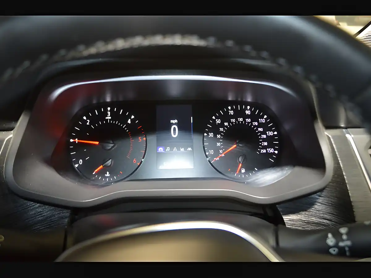 Used 2023 Nissan Primastar Tekna Grey - Interior and Exterior details 18