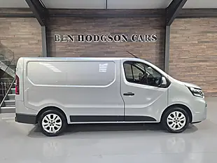 Used 2023 Nissan Primastar Tekna Grey - Interior and Exterior details 4